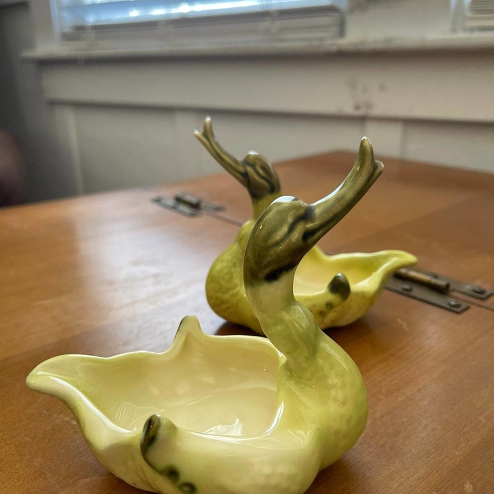 VTG Hull pottery duck trinket dishes